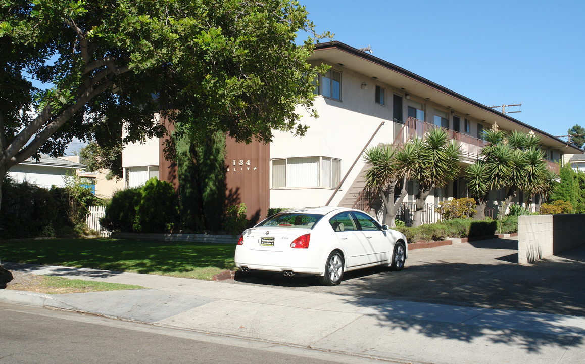 134 Olive St in Glendale, CA - Foto de edificio