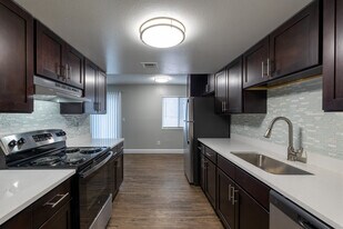 Elk Ridge in Aurora, CO - Building Photo