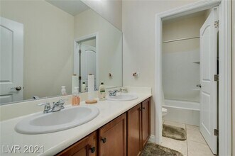 10981 Elk Sands Rd in Las Vegas, NV - Building Photo - Building Photo