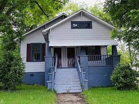 605 S Lee St in Lagrange, GA - Building Photo