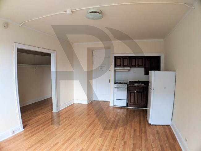 2779 N Milwaukee Ave-Unit -2779-233 in Chicago, IL - Building Photo - Building Photo