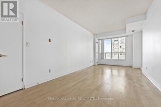 88-888 Palace Pier Ct in Toronto, ON - Building Photo - Building Photo