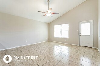 419 Eastern Phoebe in San Antonio, TX - Foto de edificio - Building Photo