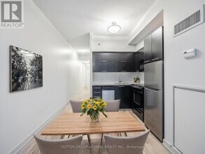 21 Nelson St in Toronto, ON - Building Photo - Building Photo