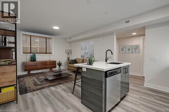 259 King St E in Hamilton, ON - Building Photo - Building Photo