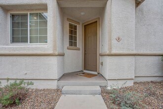 27 Hudson Canyon St in Henderson, NV - Foto de edificio - Building Photo