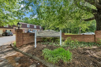 Stratford Square Apartments in Martinsville, VA - Foto de edificio - Building Photo