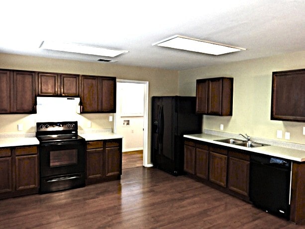 360 Whispering Hollow Dr in Kyle, TX - Building Photo - Building Photo