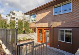 5822 26th Ave NW in Seattle, WA - Building Photo - Building Photo