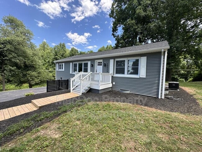 12317 Metlock Rd in Culpeper, VA - Foto de edificio - Building Photo