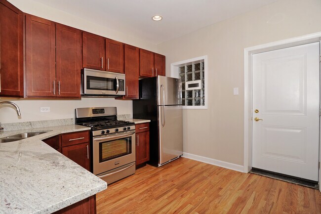 1806 N Sheffield Ave-Unit -2 in Chicago, IL - Building Photo - Building Photo