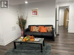 69 St Hubert Dr in Brampton, ON - Building Photo - Building Photo