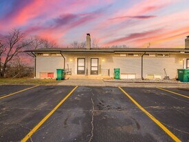 178 Summit View Ct in White Lake, MI - Building Photo