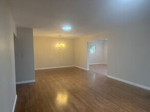 8552 Woodley Ave in North Hills, CA - Building Photo - Building Photo