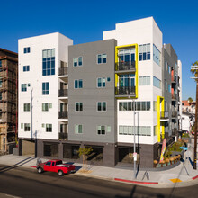 T Loft Apartments in Los Angeles, CA - Building Photo - Building Photo