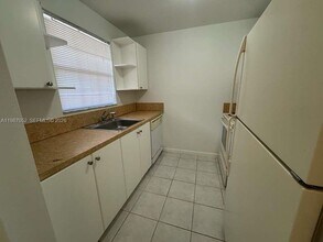 8500 SW 109th Ave in Miami, FL - Building Photo - Building Photo