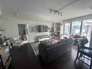 659 W Randolph St in Chicago, IL - Building Photo - Building Photo