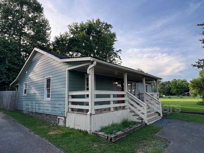 7209 Washington Pike in Corryton, TN - Building Photo - Building Photo