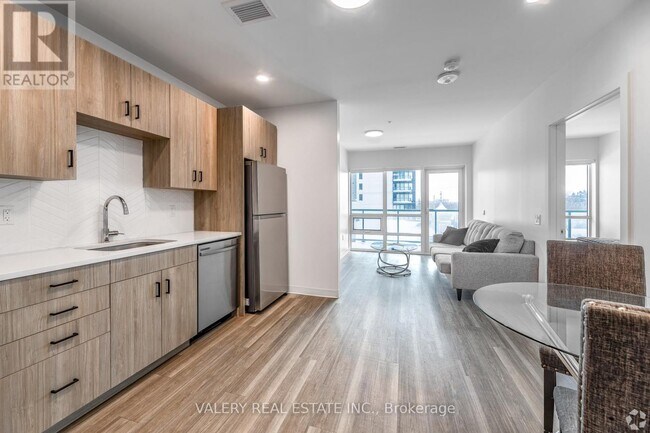 155 King St N in Waterloo, ON - Building Photo - Building Photo