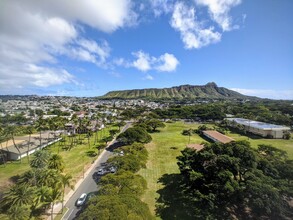 2611 Ala Wai Blvd in Honolulu, HI - Building Photo - Building Photo