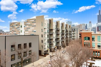 CA on Adams in Chicago, IL - Foto de edificio - Building Photo