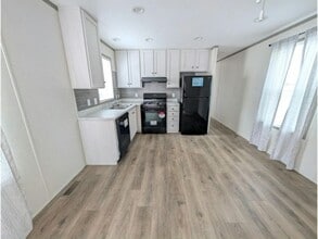 121 Lynn Ln in Mankato, MN - Building Photo - Building Photo