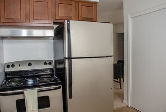 Country Club Apartments in Hampton, VA - Foto de edificio - Building Photo