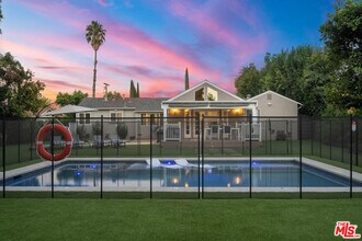 5659 Corbin Ave in Los Angeles, CA - Building Photo - Building Photo