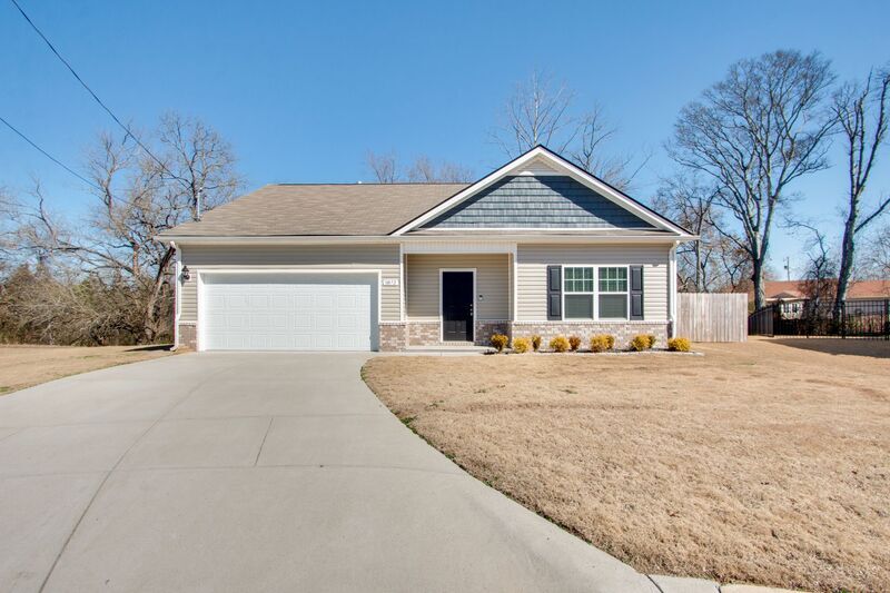 1872 Holdens Hollow in Columbia, TN - Building Photo