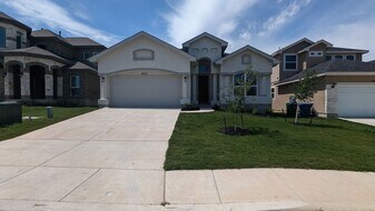 6931 Comanche Cougar in San Antonio, TX - Building Photo