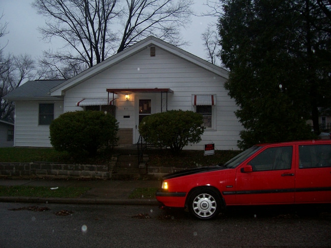 property at 211 E 15th St