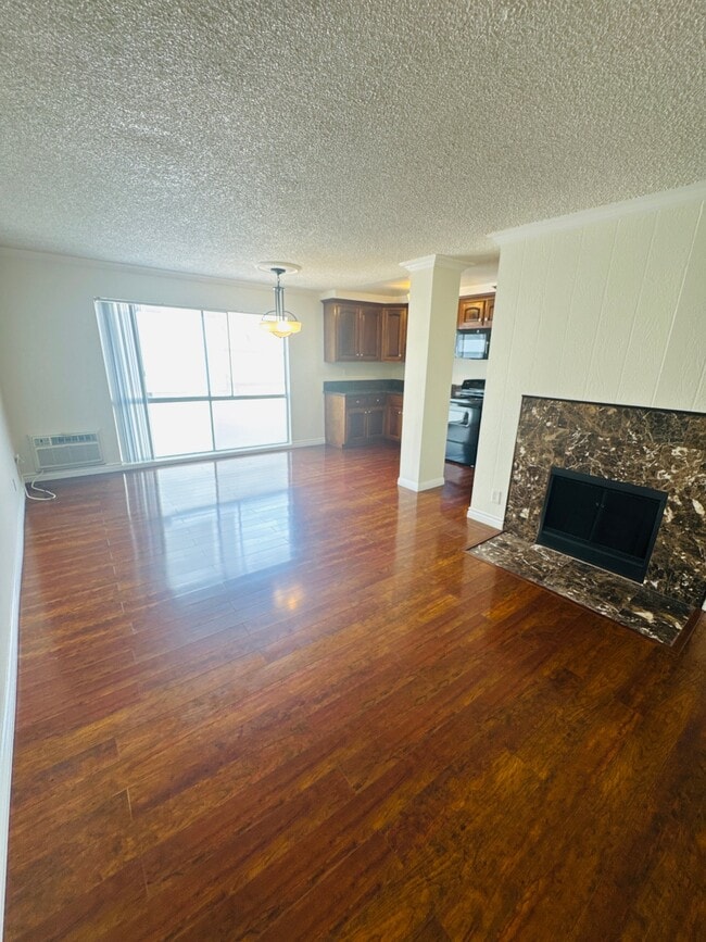 property at 2414 S Barrington Ave