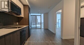 5 Defries St in Toronto, ON - Building Photo