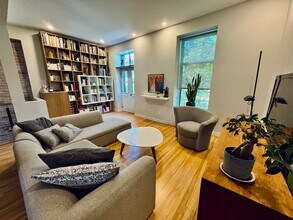 4063 De Bullion Rue in Montréal, QC - Building Photo - Building Photo