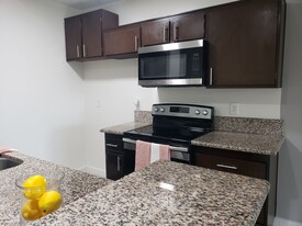 1544 E Quincy Ave Apartamentos