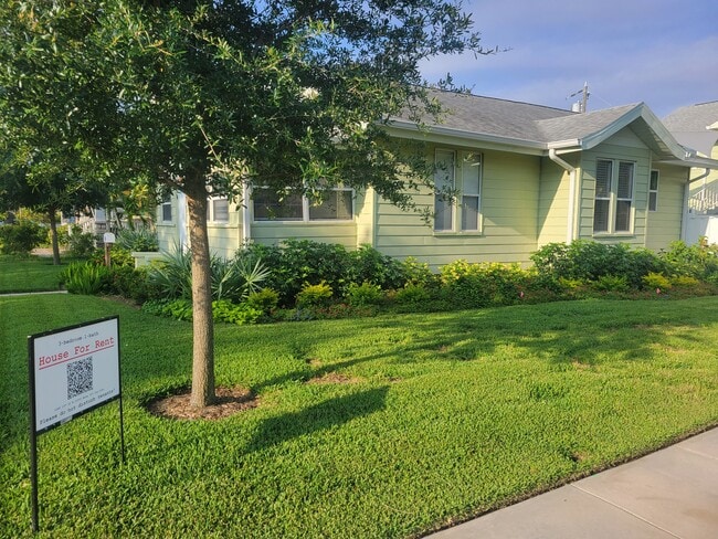 1240 13th St N in St. Petersburg, FL - Foto de edificio - Building Photo