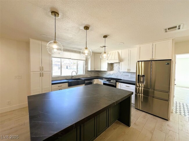 property at 224 Autumn Ct