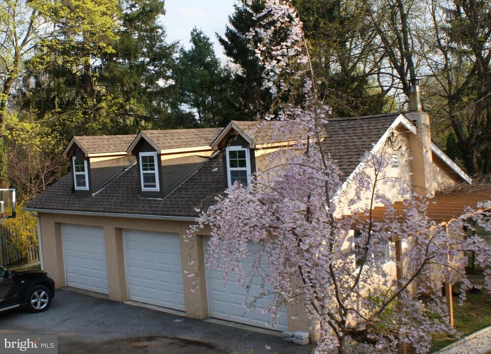 204 Conestoga Rd in Devon, PA - Building Photo