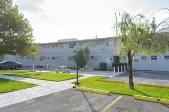 4351 NW 9th St in Miami, FL - Building Photo - Building Photo