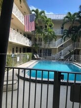 255 Sunrise Dr in Key Biscayne, FL - Building Photo - Building Photo