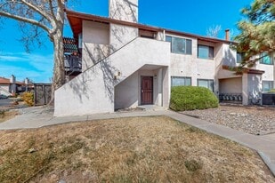 6001 McKinney Dr NE in Albuquerque, NM - Building Photo