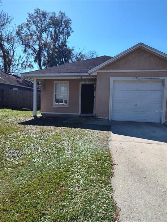 8736 Dandy Ave in Jacksonville, FL - Building Photo