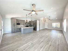 78795 Birchcrest Cir in La Quinta, CA - Building Photo - Building Photo