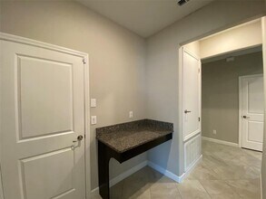 10049 Victory Gallop Loop in Ruskin, FL - Building Photo - Building Photo