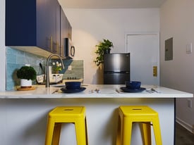 1725 Bainbridge St in Philadelphia, PA - Building Photo