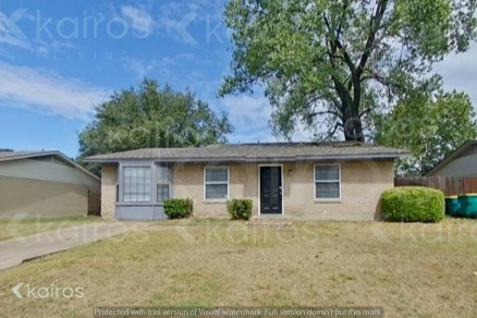 319 Aquarius Dr in Cedar Hill, TX - Building Photo