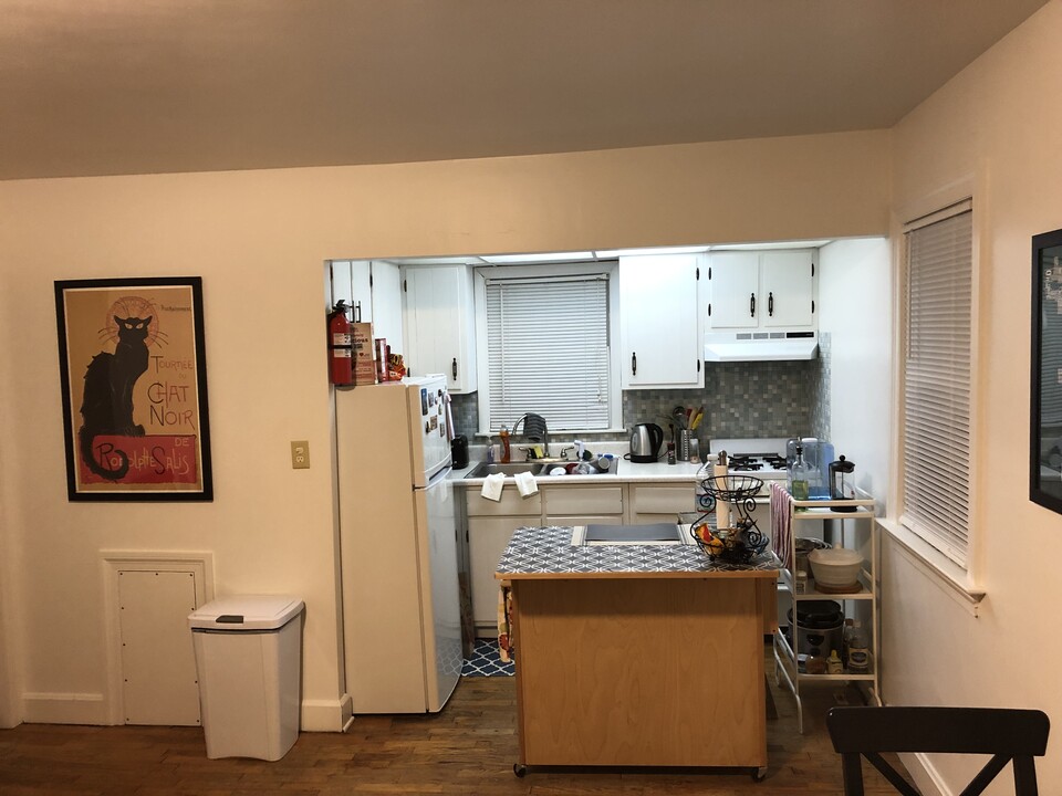 827 W Walnut St, Unit 2 Photo