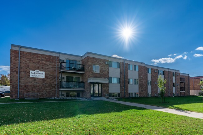 Saddlebrook in West Fargo, ND - Building Photo - Building Photo