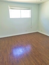 1528 W 60th St in Los Angeles, CA - Building Photo - Building Photo