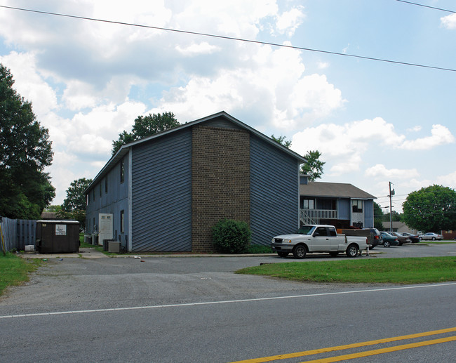 601 E Fairfield Rd in High Point, NC - Building Photo - Building Photo